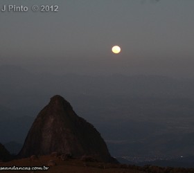 Lua nascendo, vista do Alto do Ventania