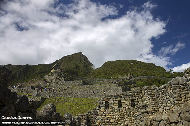 Muitas pedras na construção da cidade. Machu Picchu é uma beleza da engenharia antiga.