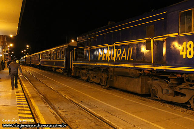 Trem da Peru Rail que pegamos de Ollantaytambo até Águas Calientes