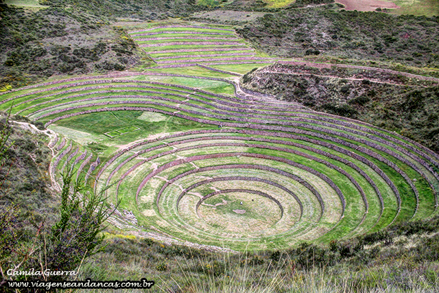 Terracos de aclimatação de Moray. Laboratório do povo Quechua apara adaptação e plantio