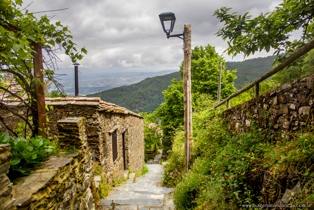 Explorando a aldeia de Casal Novo