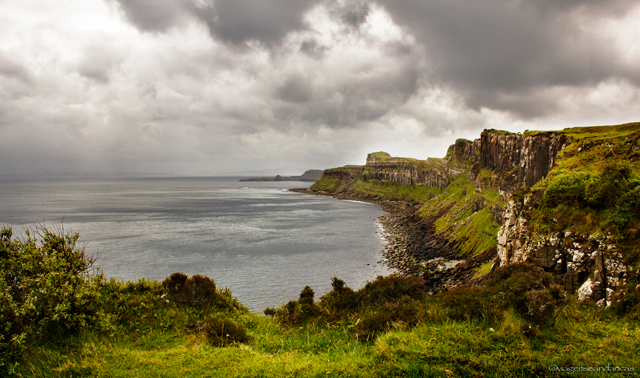 Pedra e mar. Assim é grande parte da Ilha de Skye